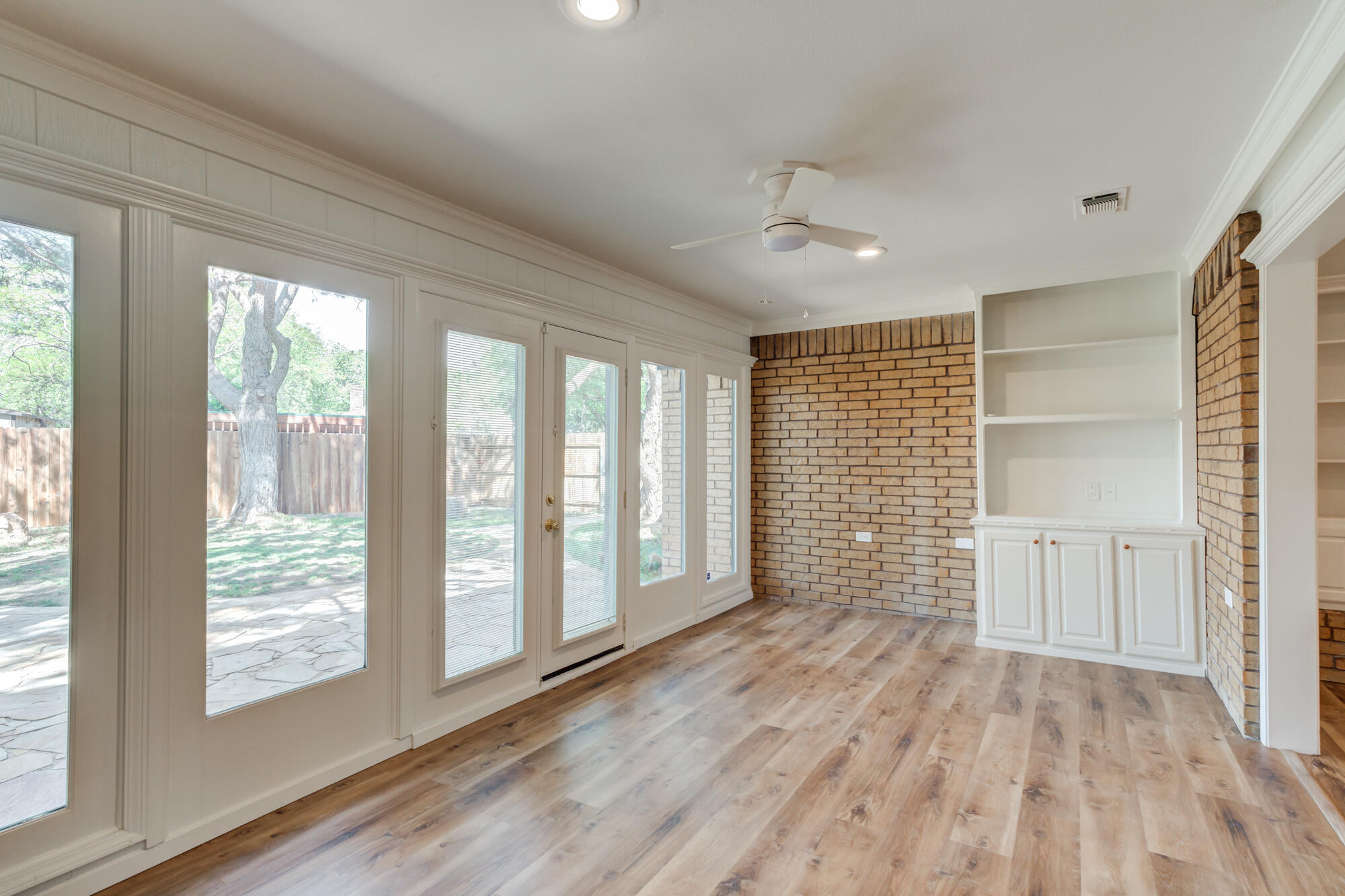4414 89th Street Lubbock, TX 79424 - Photo 44 of 56 4414-89th-St_Lubbock-TX_46_Sunroom