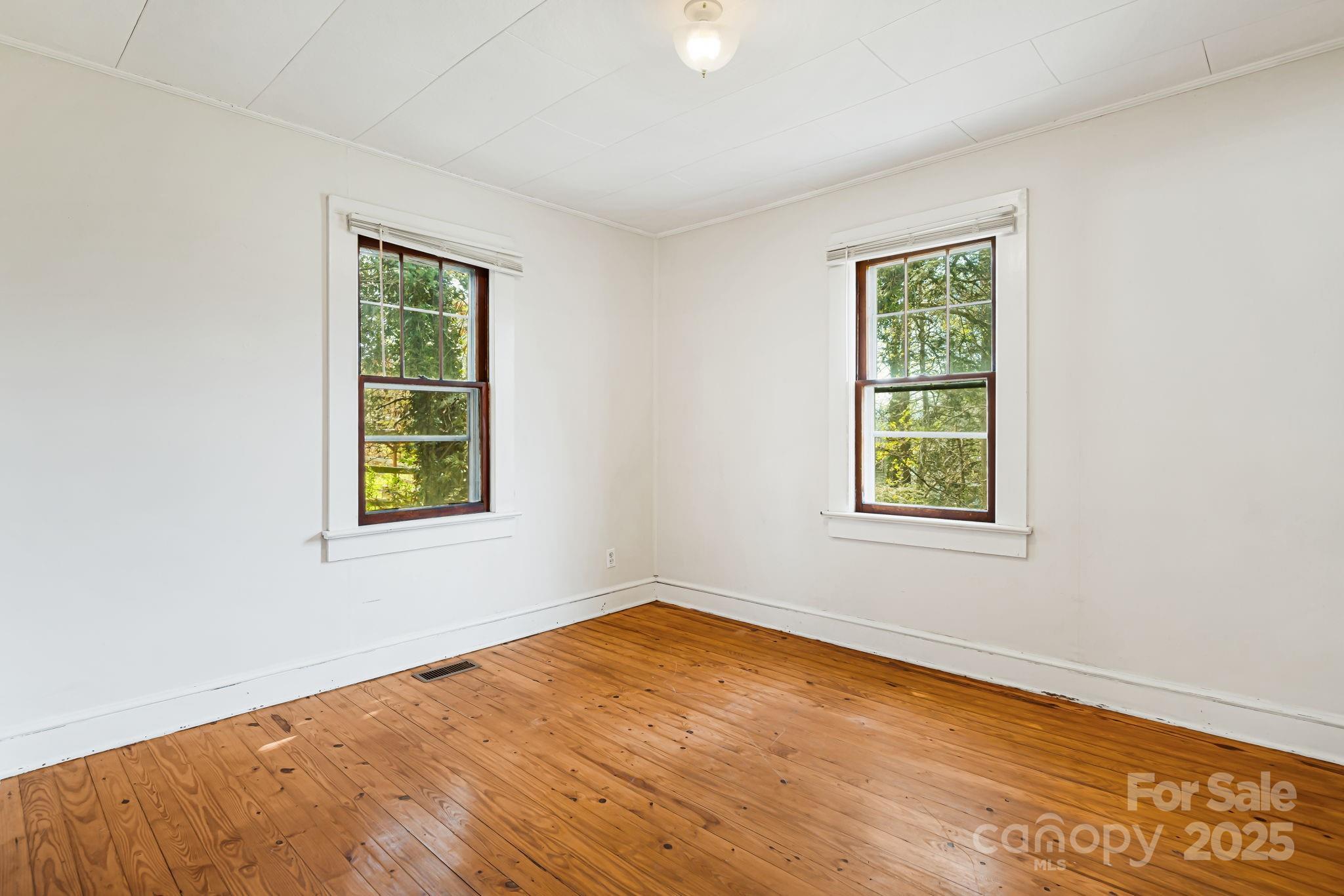 56 Pressley Avenue Brevard, NC 28712 - Photo 12 of 31