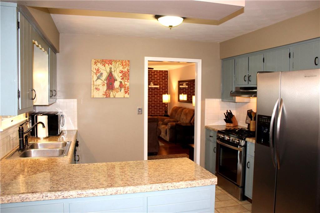 4247 Solun Road Indianapolis, IN 46221 - Photo 4 of 26 Gallery Image 4