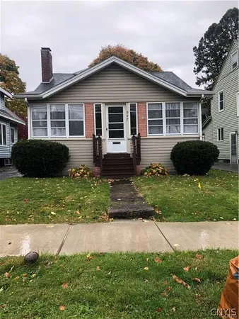 $2,000 | 947 Wadsworth Street, Syracuse, NY 13208