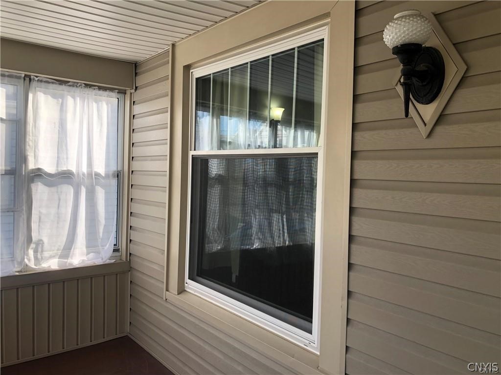 947 Wadsworth Street Syracuse, NY 13208 - Photo 13 of 20