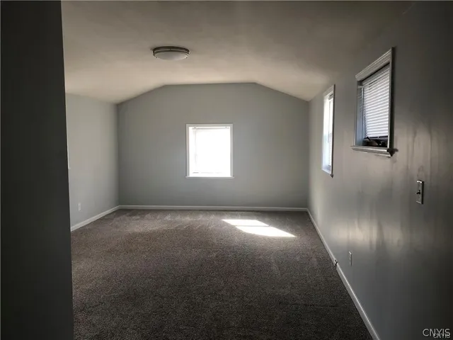 $2,000 | 947 Wadsworth Street, Syracuse, NY 13208