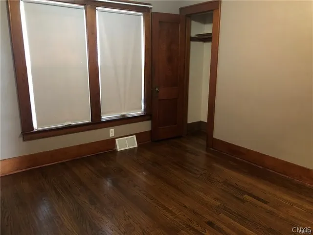 $2,000 | 947 Wadsworth Street, Syracuse, NY 13208