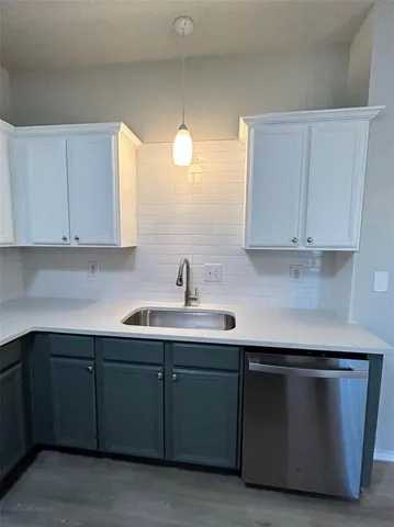 $2,100 | 928 Carlin Lane, Burleson, TX 76028