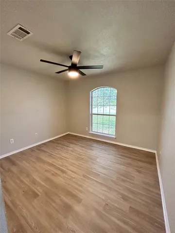 $2,100 | 928 Carlin Lane, Burleson, TX 76028
