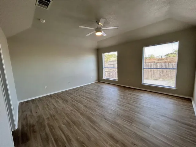 $2,100 | 928 Carlin Lane, Burleson, TX 76028