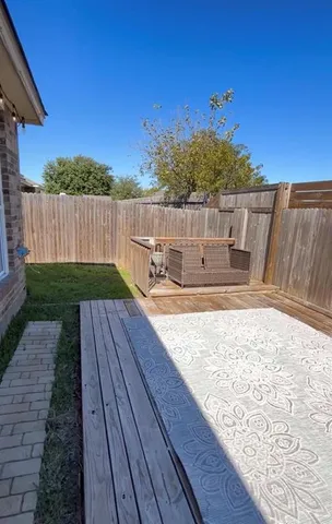 $2,100 | 928 Carlin Lane, Burleson, TX 76028