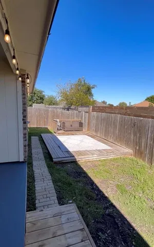 $2,100 | 928 Carlin Lane, Burleson, TX 76028