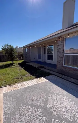$2,100 | 928 Carlin Lane, Burleson, TX 76028