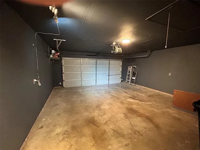 $2,100 | 928 Carlin Lane, Burleson, TX 76028