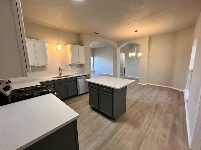 $2,100 | 928 Carlin Lane, Burleson, TX 76028