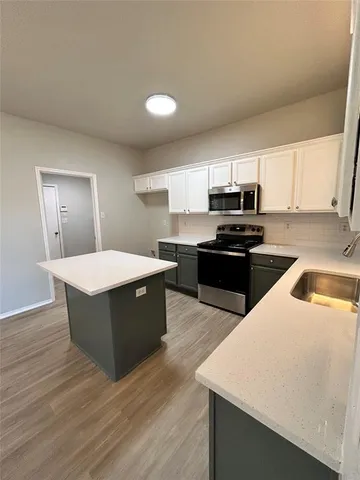 $2,100 | 928 Carlin Lane, Burleson, TX 76028