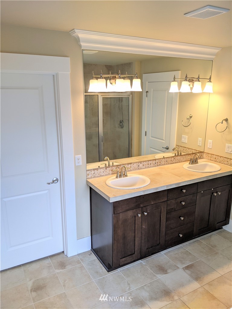 257 Vashon Avenue Northeast Renton, WA 98059 - Photo 15 of 23