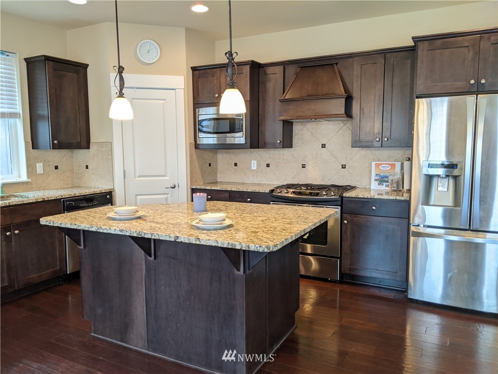 257 Vashon Avenue Northeast Renton, WA 98059 - Photo 8 of 23