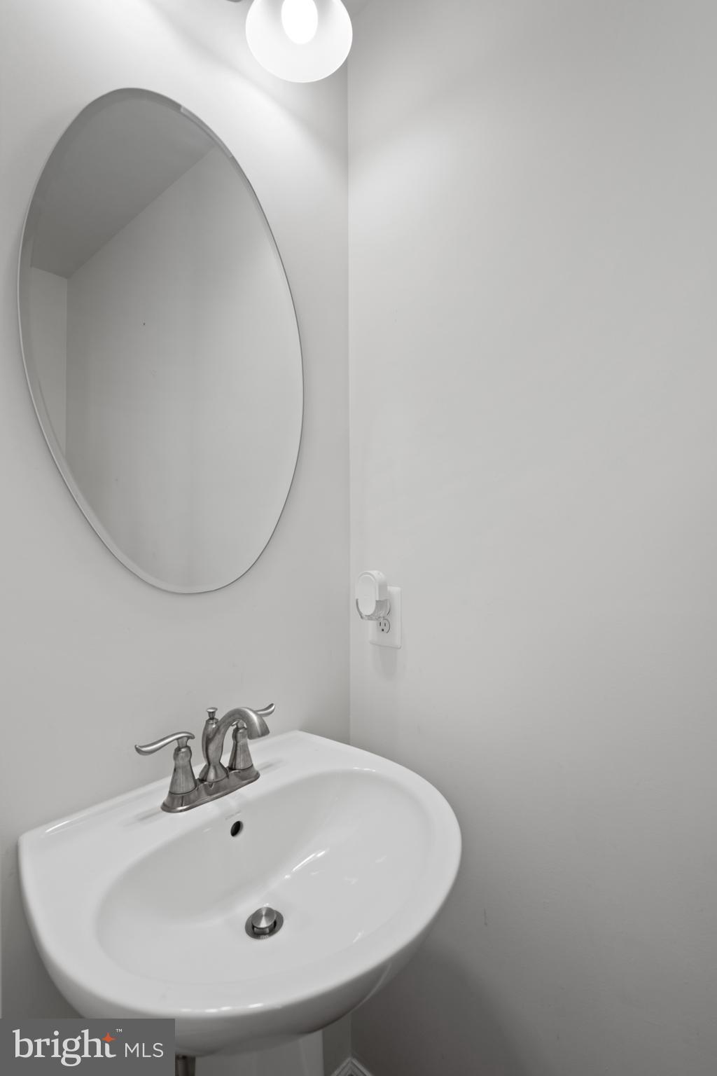 6252 Alexa Street Frederick, MD 21703 - Photo 14 of 37 Powder Room