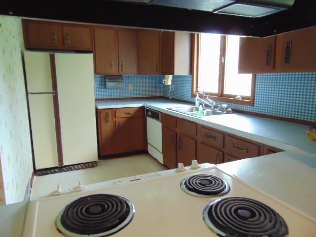 2220 West Washington Road Ithaca, MI 48847 - Photo 4 of 25 1887055-3.JPG