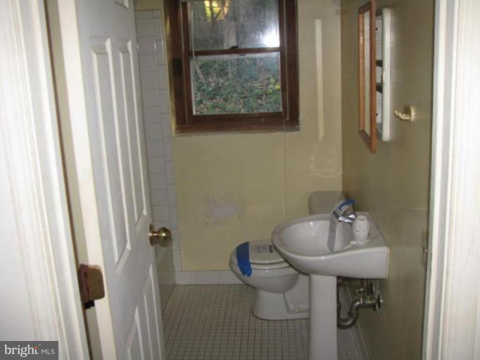 18305 Sharon Road Triangle, VA 22172 - Photo 4 of 9 Bath #1