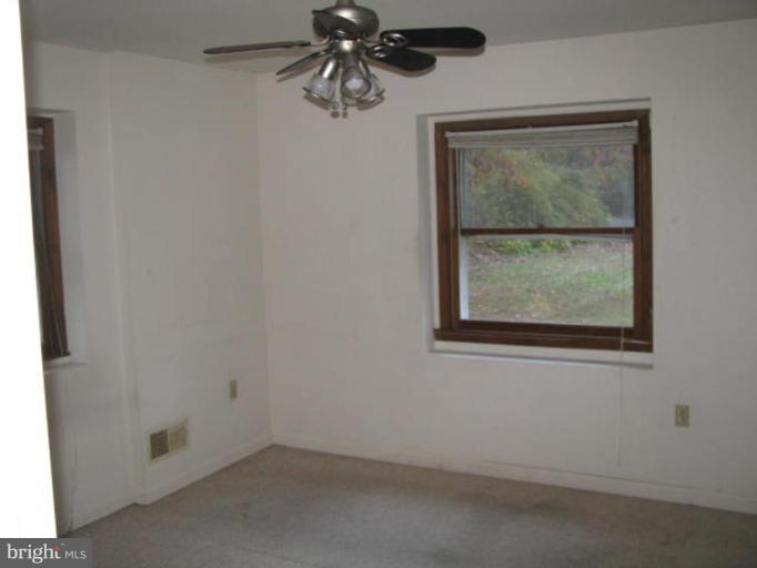 18305 Sharon Road Triangle, VA 22172 - Photo 6 of 9 Bedroom #2