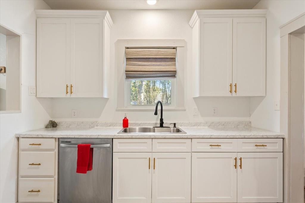 2015 Windsor Avenue Waco, TX 76708 - Photo 13 of 32