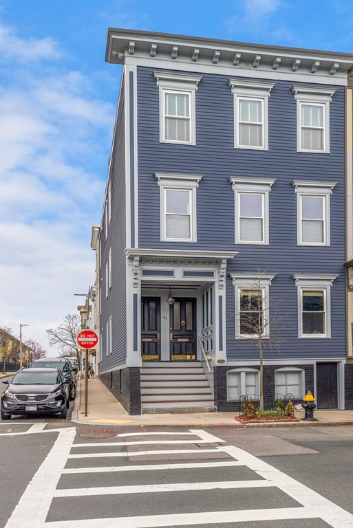 87 High Street, Unit 1 Boston, MA 02129 - Photo 17 of 18 a view of a brick building