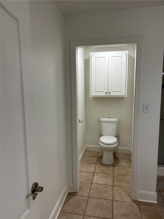 1132 Fifth Street Comfort, TX 78013 - Photo 13 of 20 a bathroom with a toilet