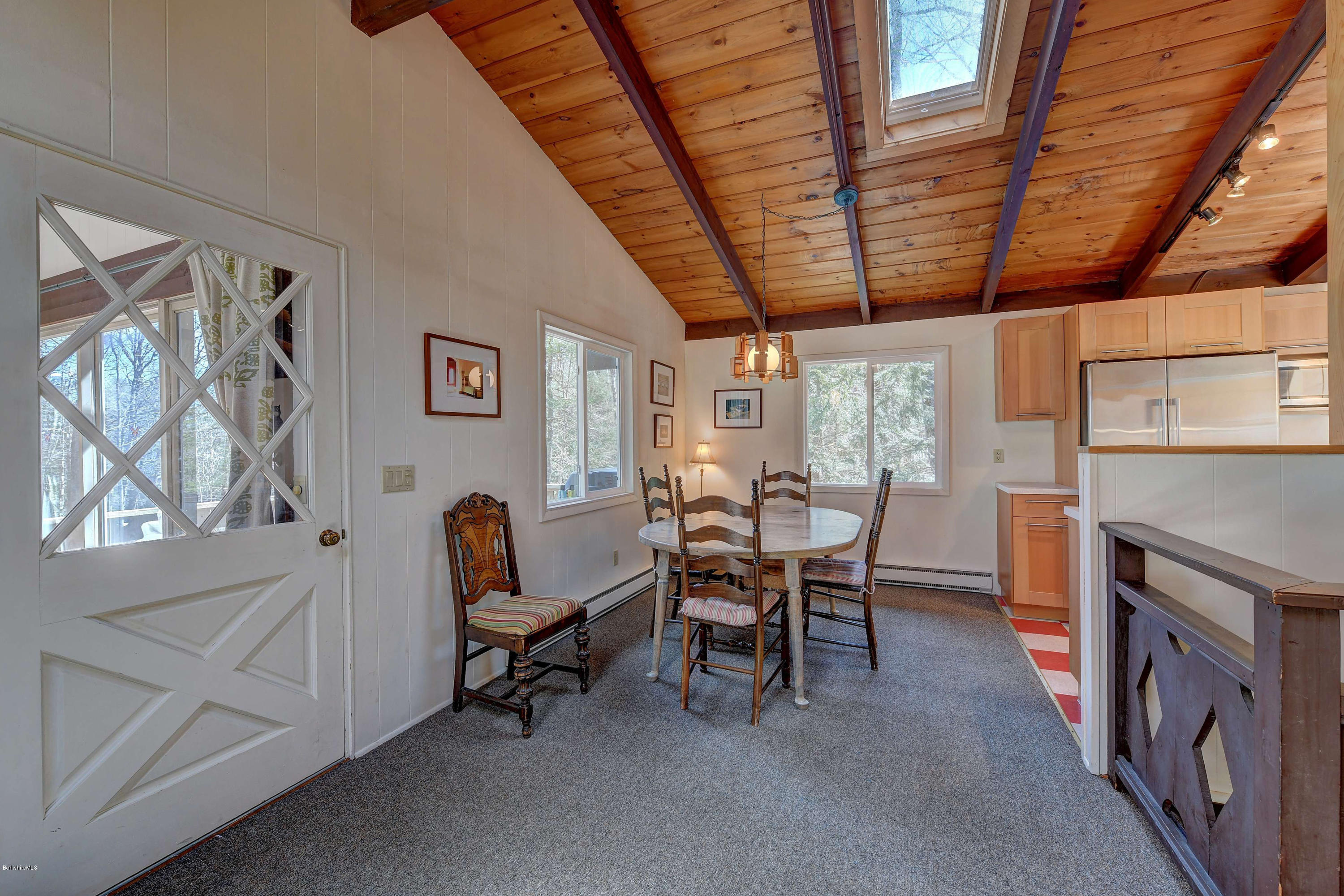 211 Dining Area