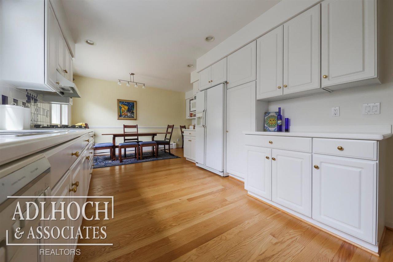 207 Ridge Road Grosse Pointe Farms, MI 48236 - Photo 12 of 28