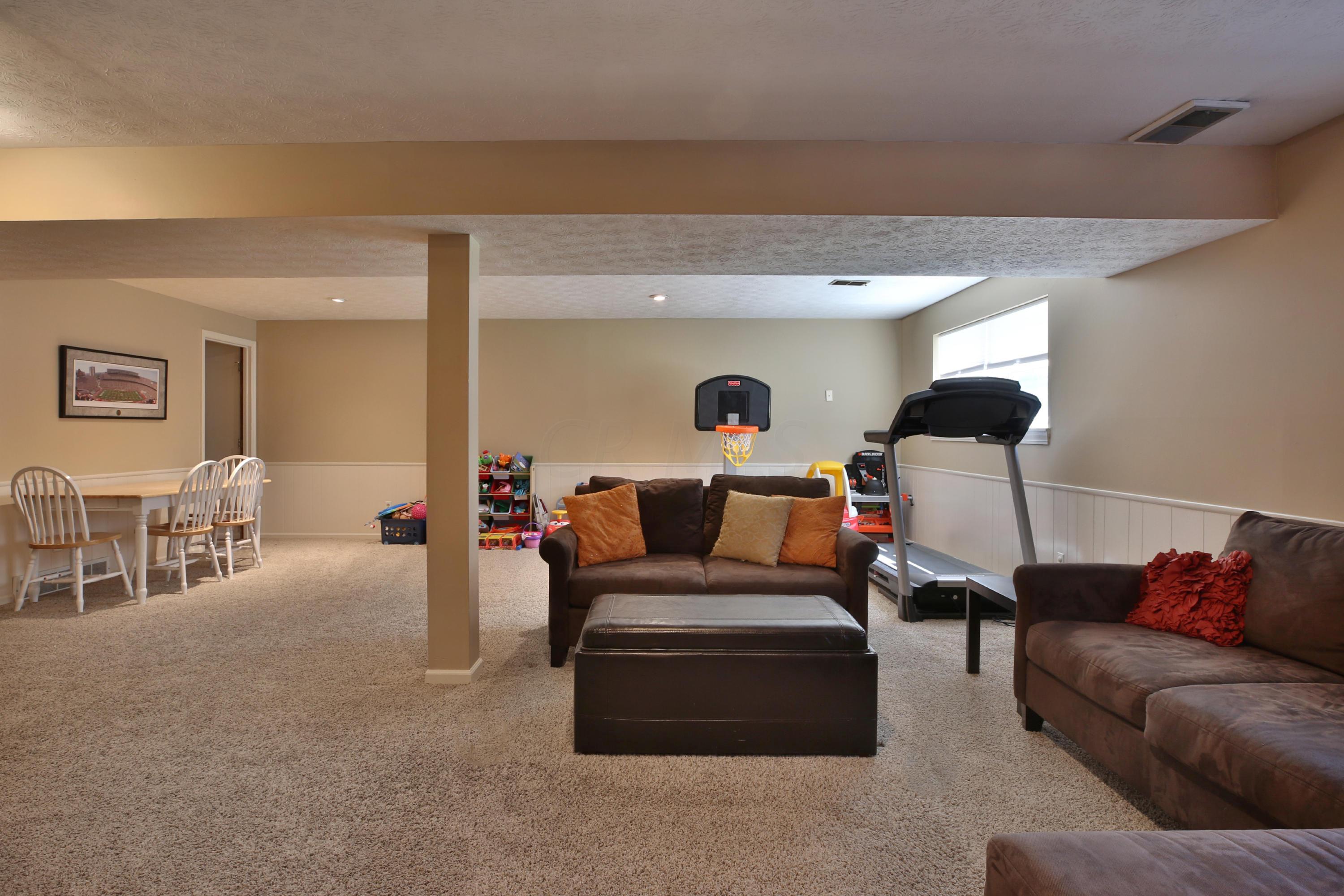 7070 Rieber Street Worthington, OH 43085 - Photo 26 of 38