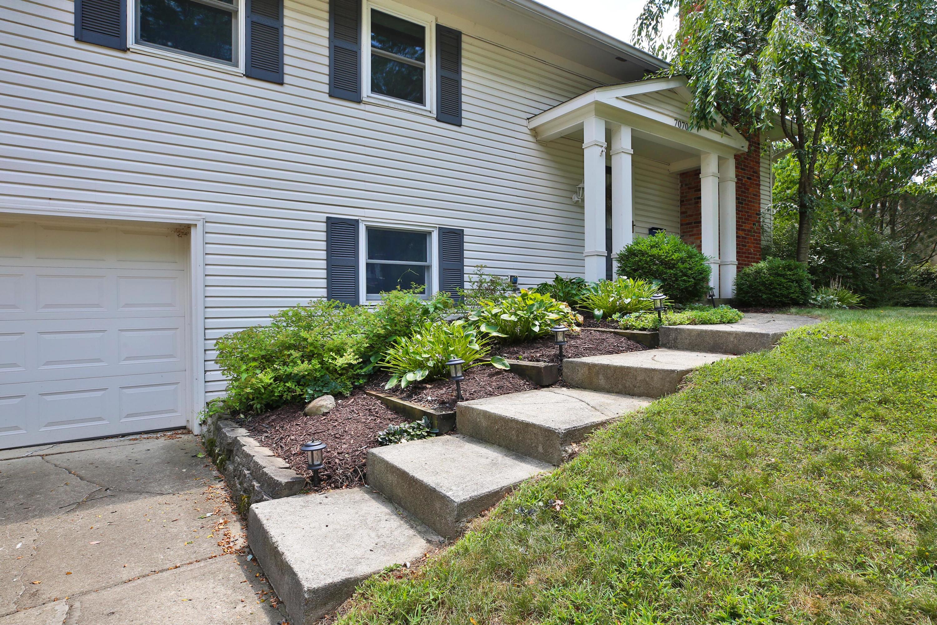 7070 Rieber Street Worthington, OH 43085 - Photo 3 of 38