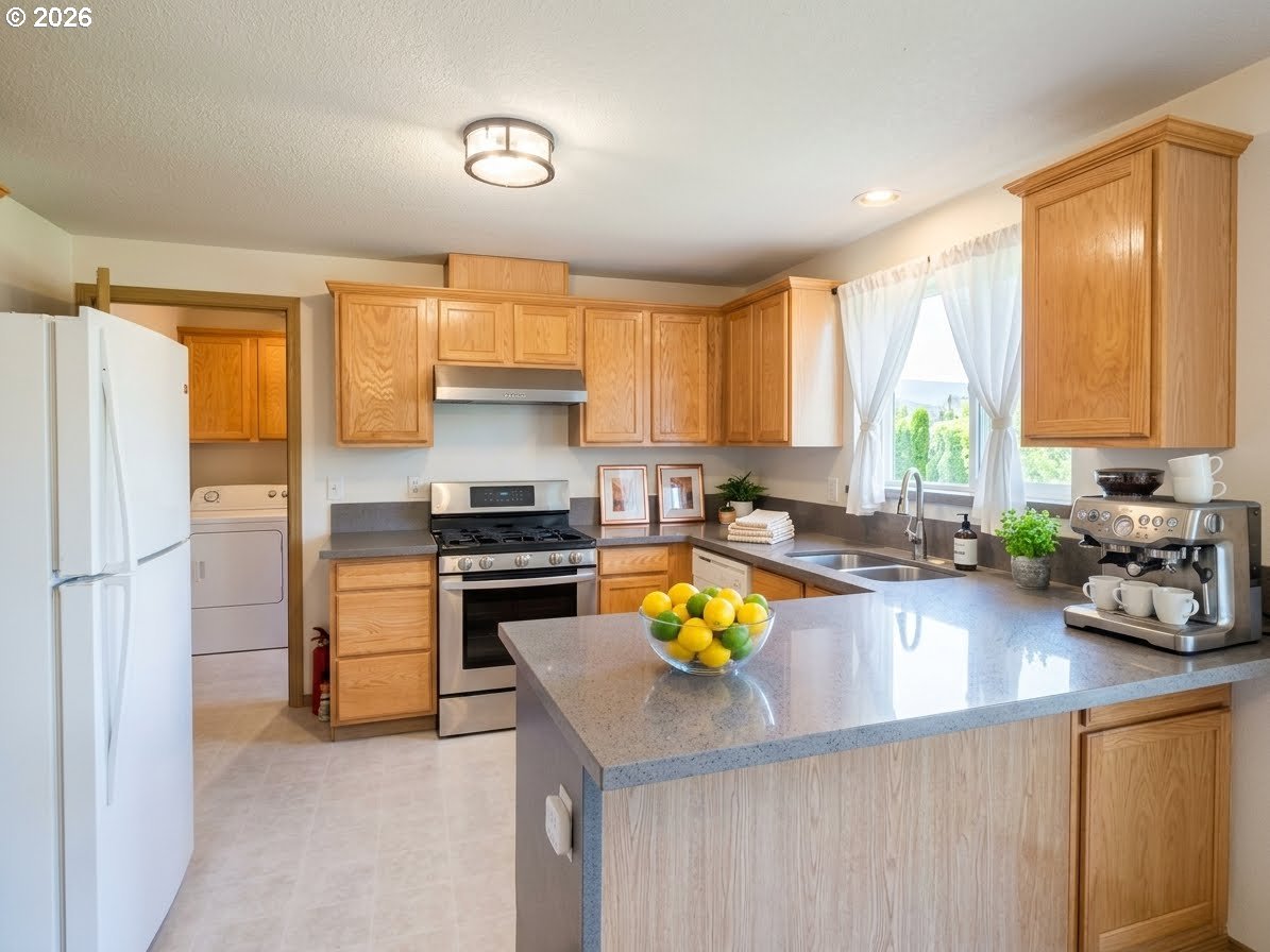 5115 Southeast 140th Place Portland, OR 97236 - Photo 7 of 23