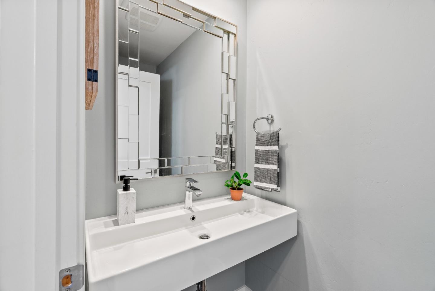 21701 Summit Road Los Gatos, CA 95033 - Photo 17 of 42 Gallery Image 17