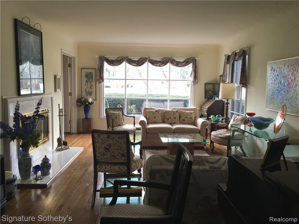 364 North Cranbrook Road Bloomfield Hills, MI 48301 - Photo 2 of 12 IMG_2512.JPG
