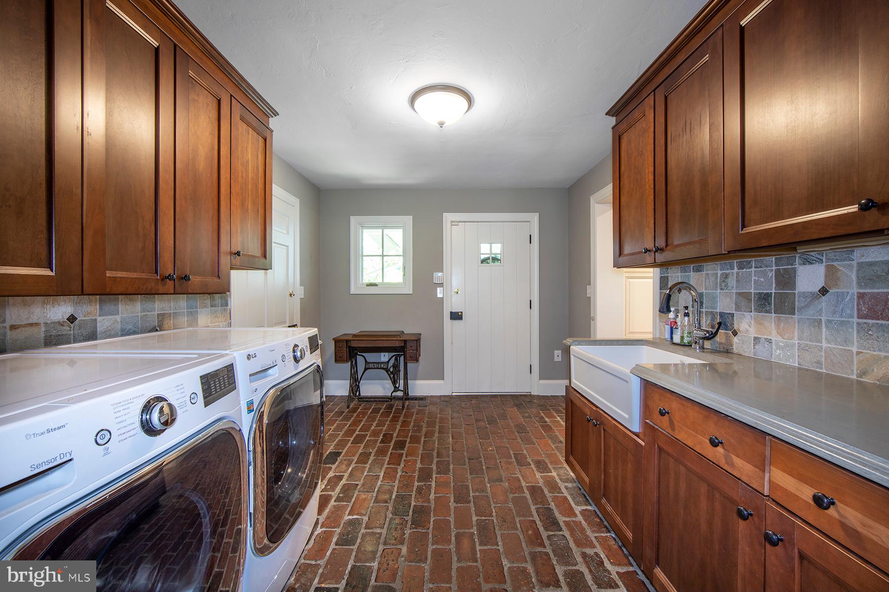 1295 Argyle Road Berwyn, PA 19312 - Photo 21 of 34 2nd Laundry Room/Mudroom