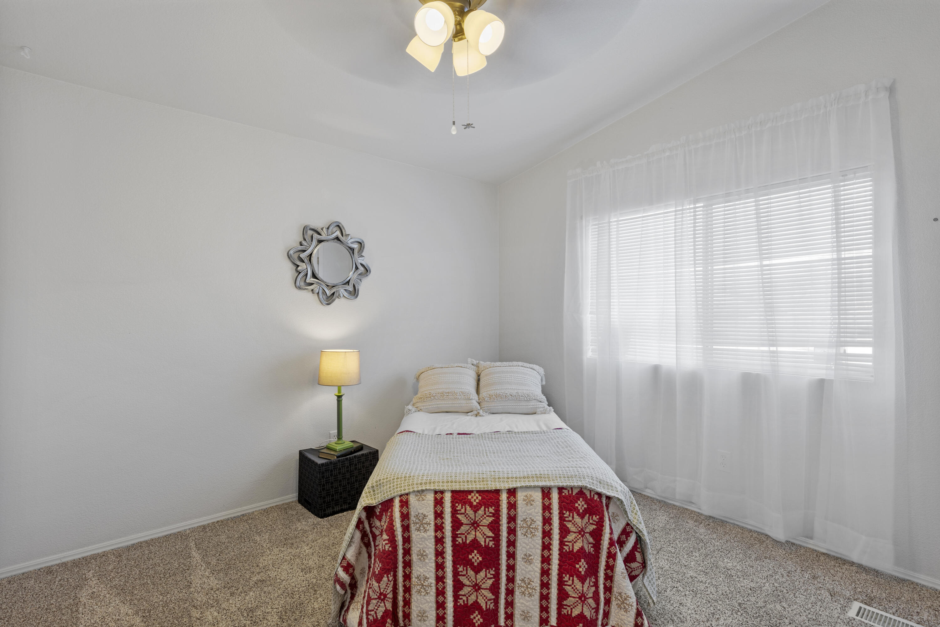 14556 East Tehachapi Boulevard Tehachapi, CA 93561 - Photo 18 of 23 a picture of a room with a window