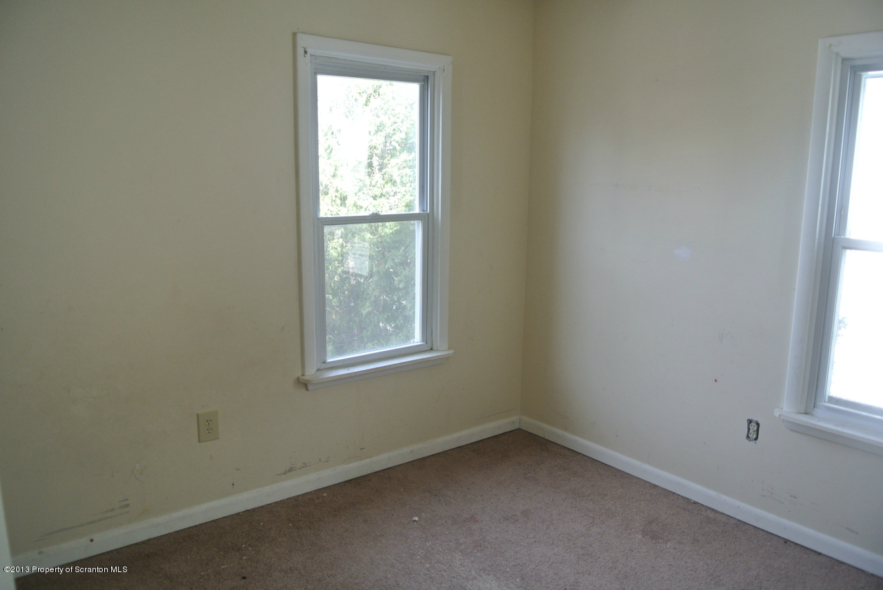 622 Philo Street Scranton, PA 18508 - Photo 8 of 10 Gallery Image 8