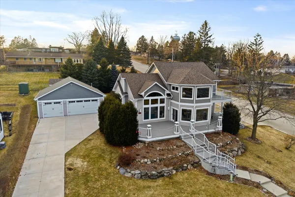 $1,075,000 | 405 Lake Drive, Random Lake, WI 53075