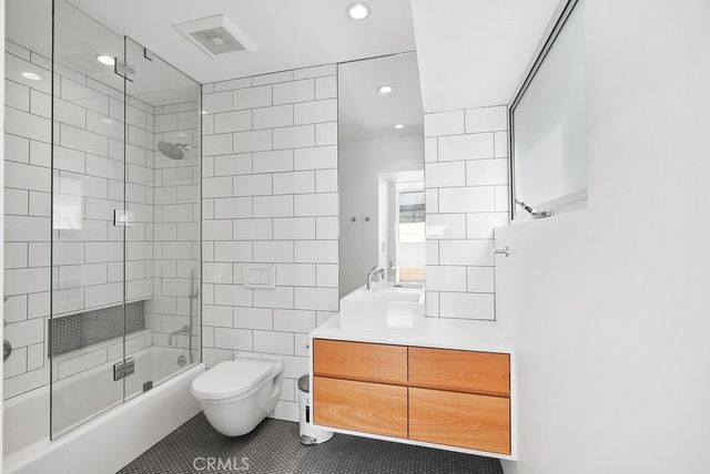 $3,950,000 | 304 Grand Boulevard, Venice, CA 90291