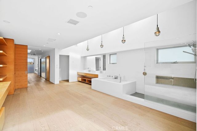 $3,950,000 | 304 Grand Boulevard, Venice, CA 90291