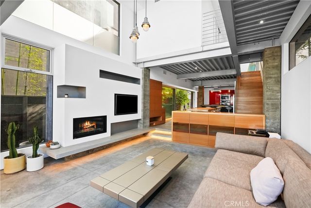 $3,950,000 | 304 Grand Boulevard, Venice, CA 90291