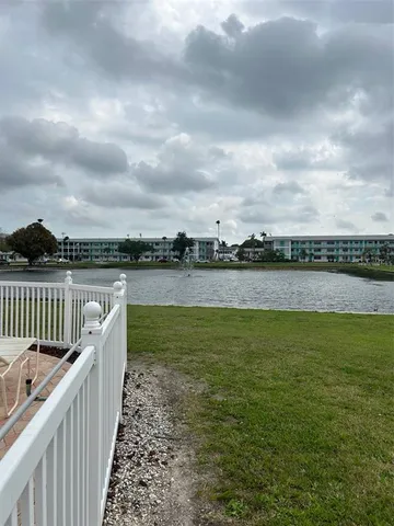 $105,900 | 5940 21st Street North, Unit 11, St. Petersburg, FL 33714