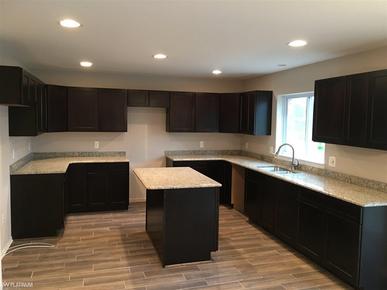 2739 Jewell Drive Rochester Hills, MI 48307 - Photo 2 of 7