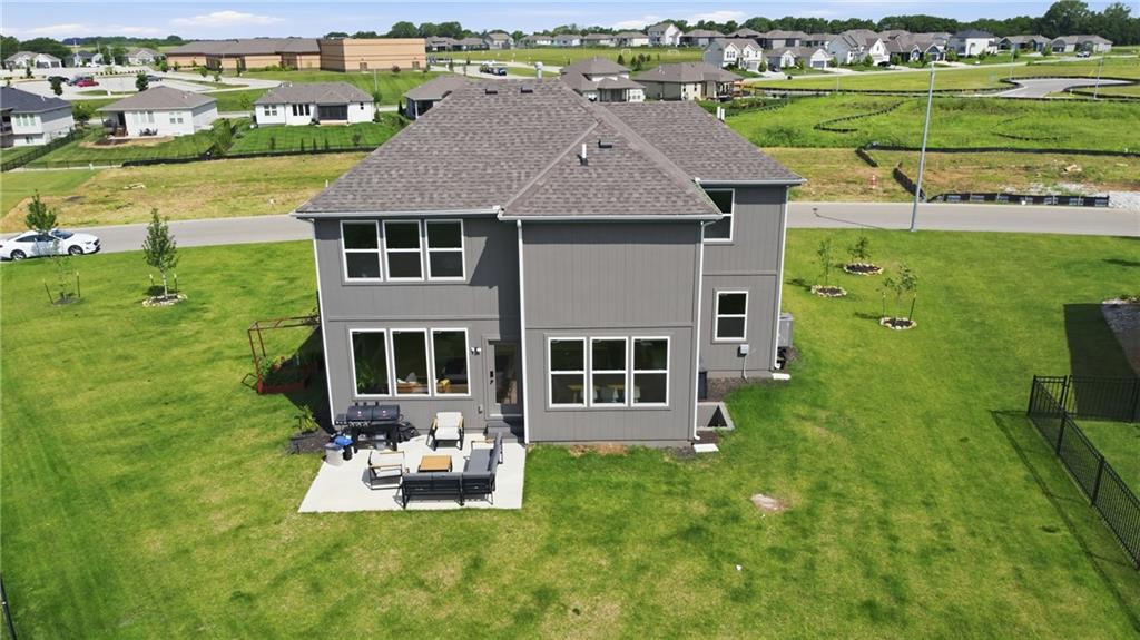18833 Bittersweet Dr Spring Hill Spring Hill, KS 66083 - Photo 6 of 50