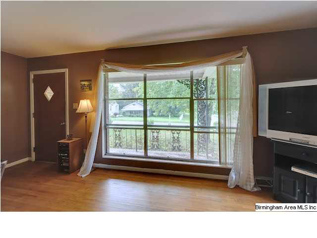 111 Crest Road East Bessemer, AL 35023 - Photo 6 of 32