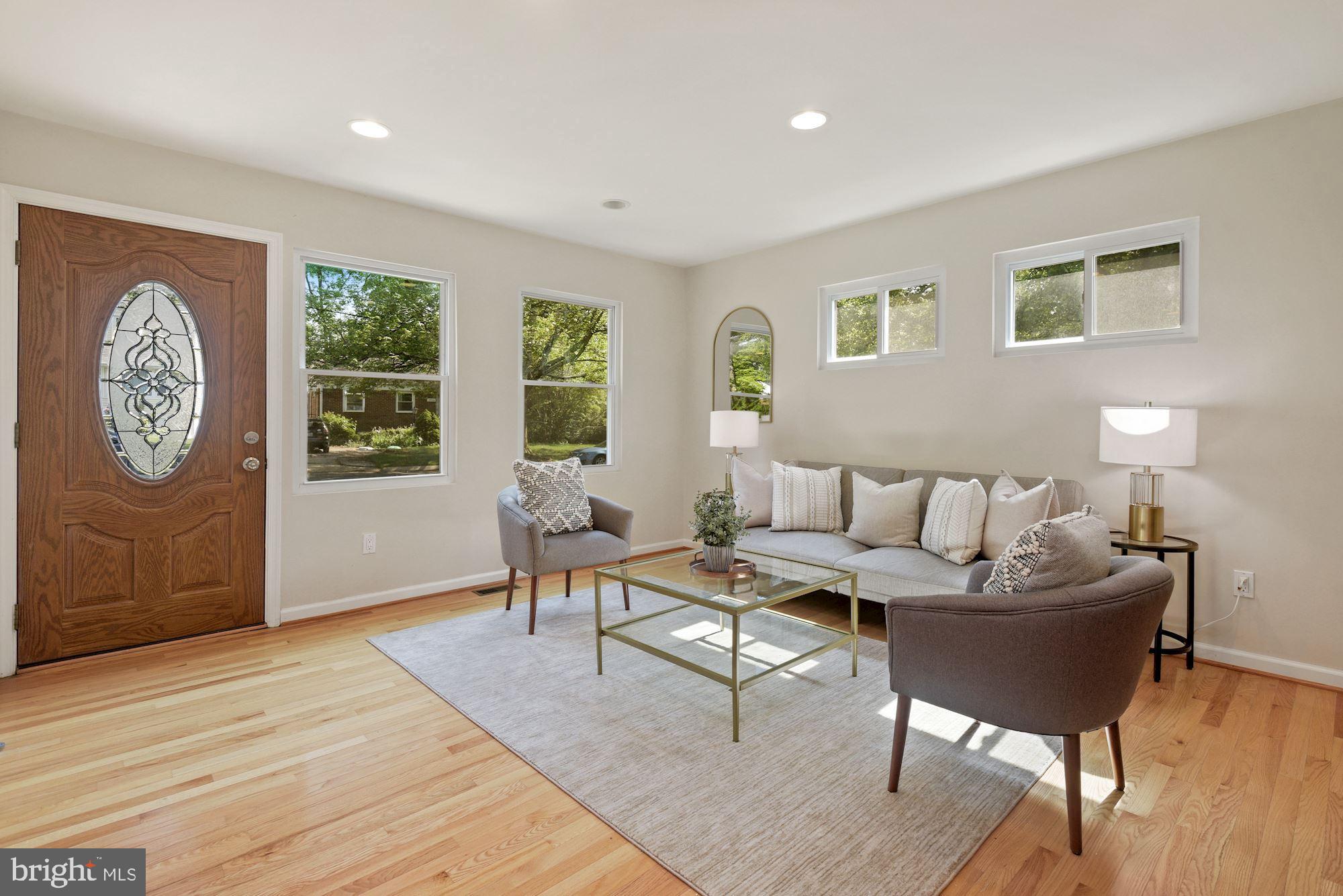 3919 Adams Drive Silver Spring, MD 20902 - Photo 3 of 32 Gallery Image 3