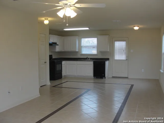 $1,200 | 11246 Magic Canyon, San Antonio, TX 78252
