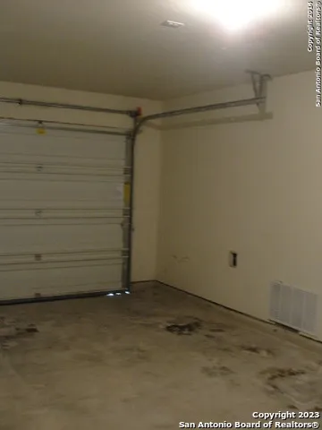 $1,200 | 11246 Magic Canyon, San Antonio, TX 78252