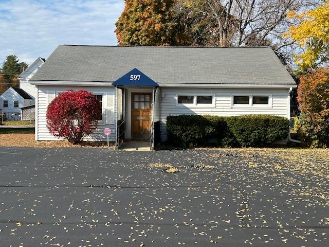 597 Columbus Avenue Rochester, NH 03867 - Photo 1 of 33