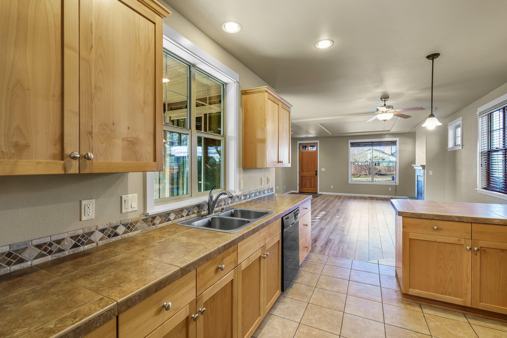 1408 Northeast Hudspeth Road Prineville, OR 97754 - Photo 5 of 26 Kitchen sink