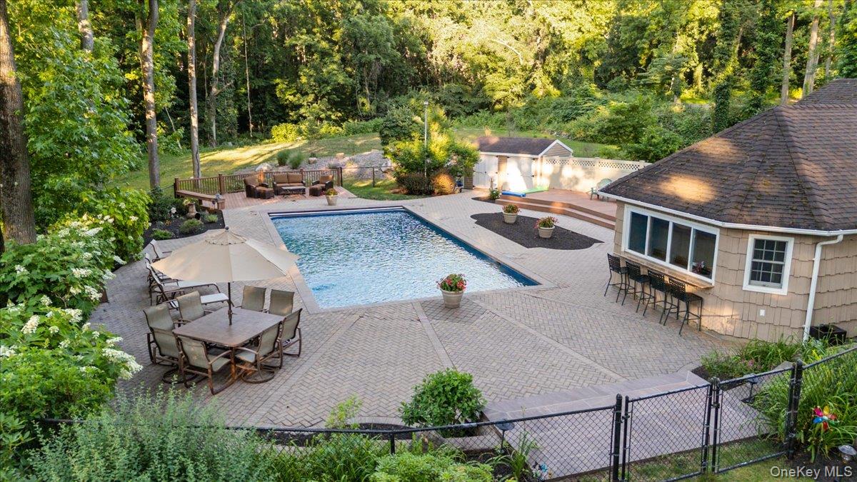 96 Plainview Road Woodbury, NY 11797 - Photo 29 of 38