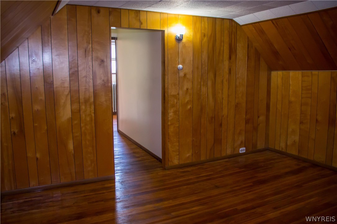 335 Austin Street Buffalo, NY 14207 - Photo 19 of 28